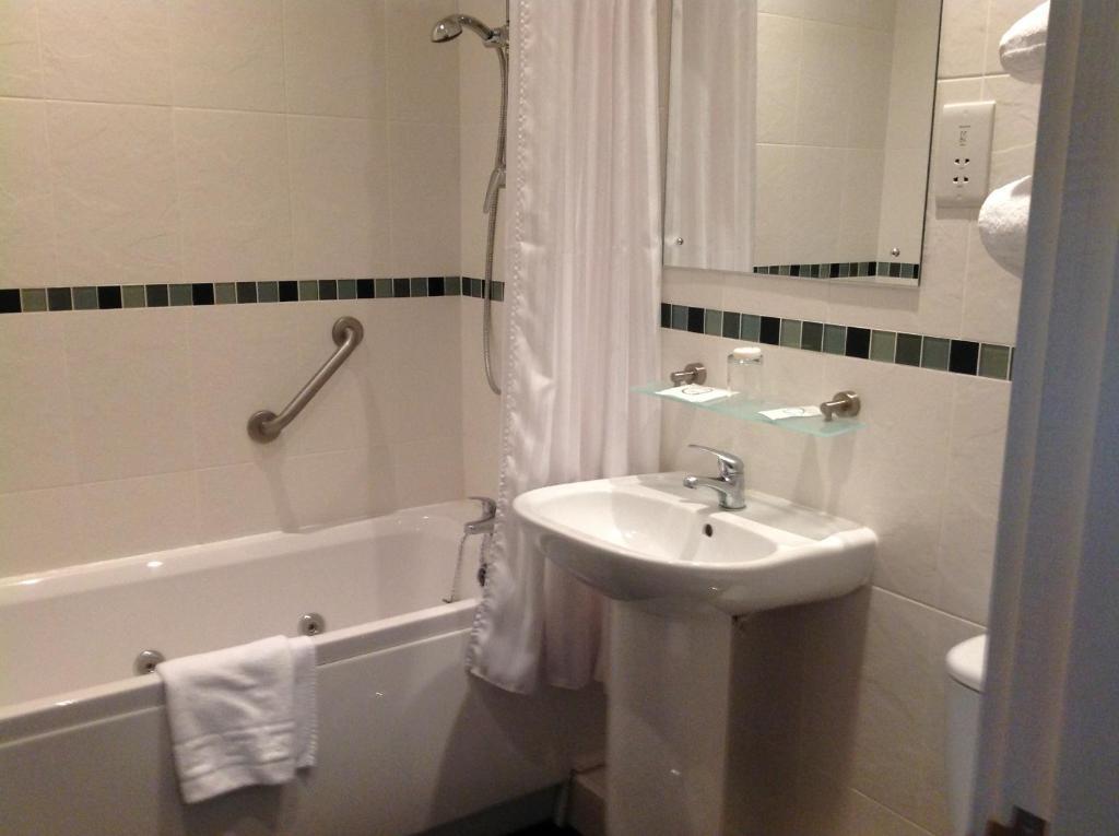 Wellington Park Hotel Leyland Cameră foto